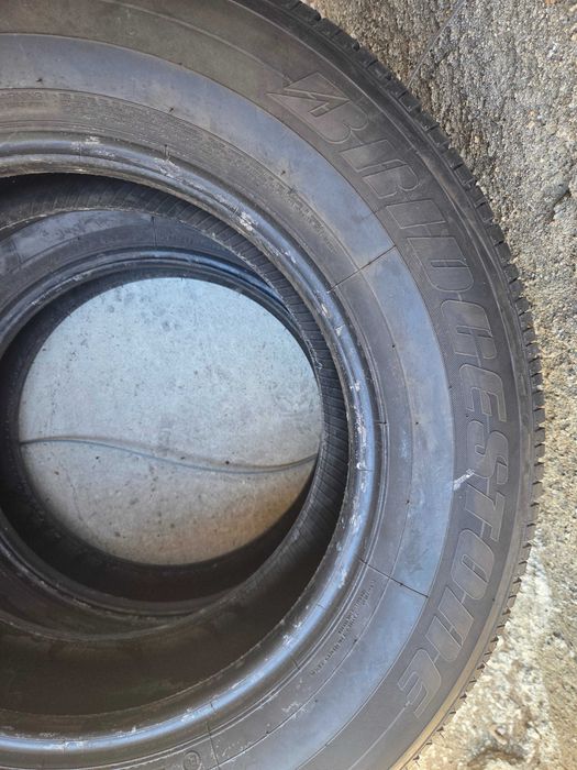 Dois Pneus Bridgestone 255 65 17