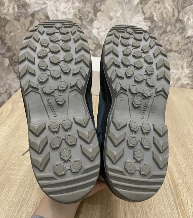 Lowa gore- tex зимові черевики ботінки кросівки сапожки
