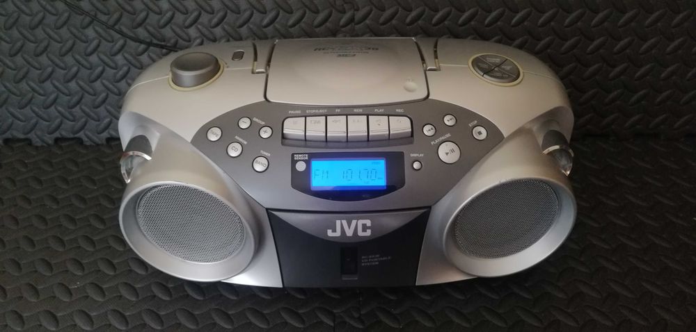 Radiomagnetofon z CD JVC RC-EX36 (boombox)