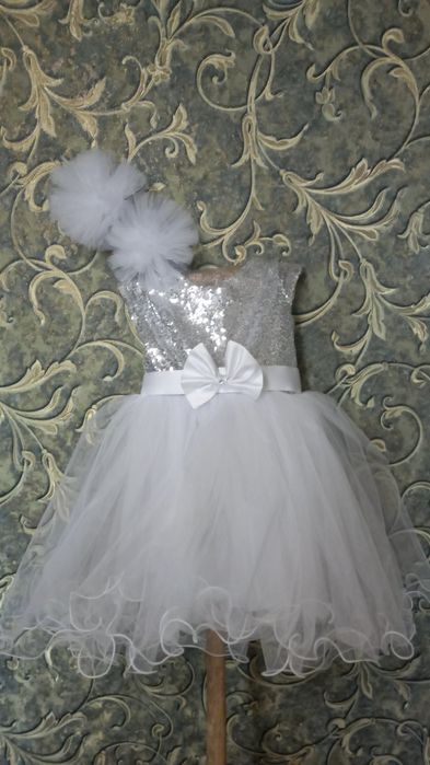 Продам  платье для утренника