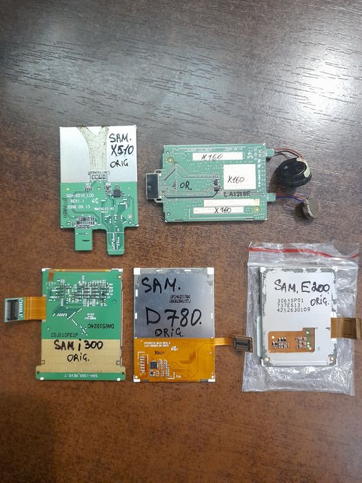 Дисплеї (LCD) для мобільних телефонів