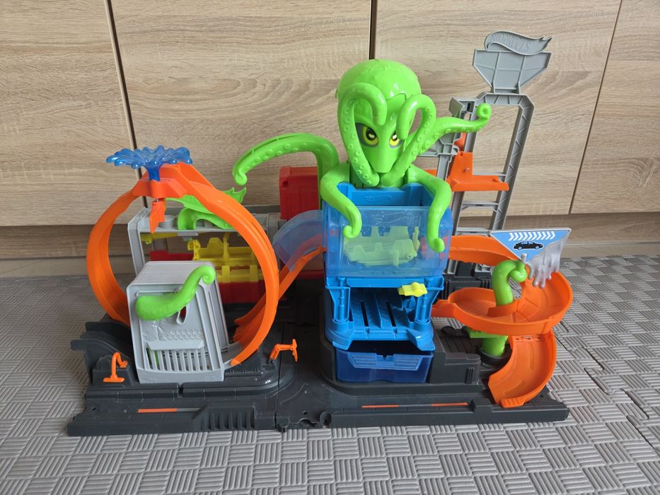 Myjnia hot wheels atak ośmiornicy