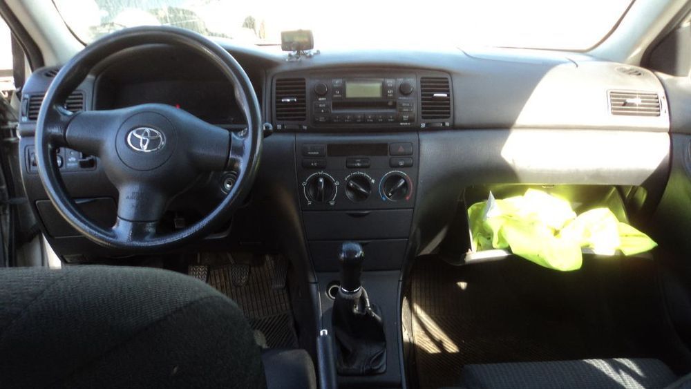 Toyota Corolla 1.4 D-4D 5P 2005 - Para Peças