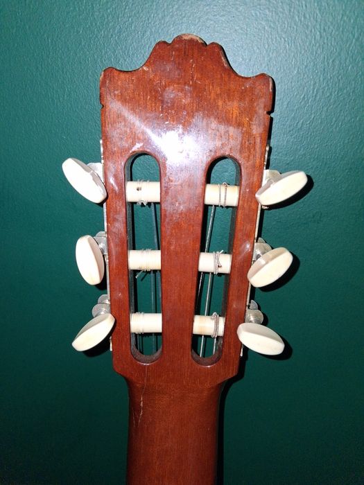 Gitara Yamaha G228