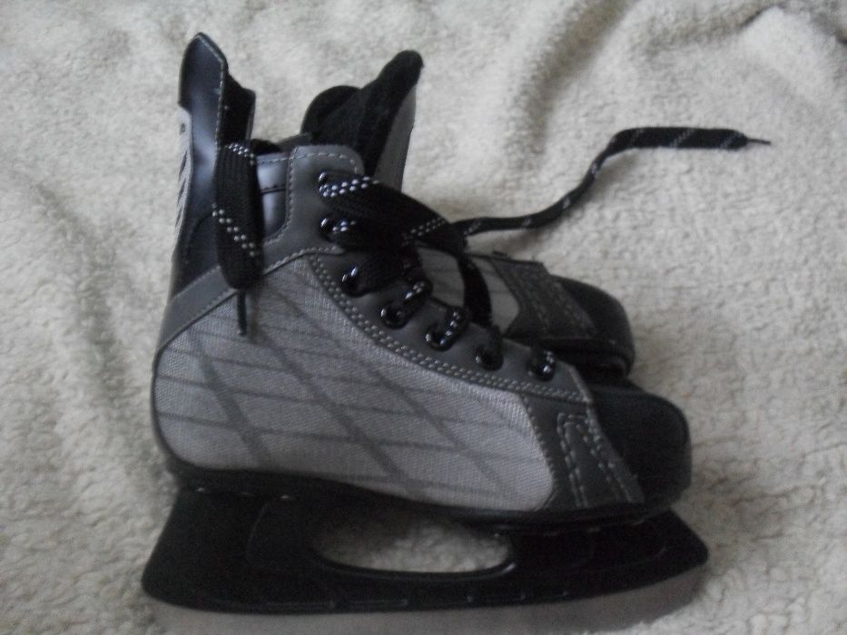 Sprzedam tanio łyżwy Figurowe i Hokejowe