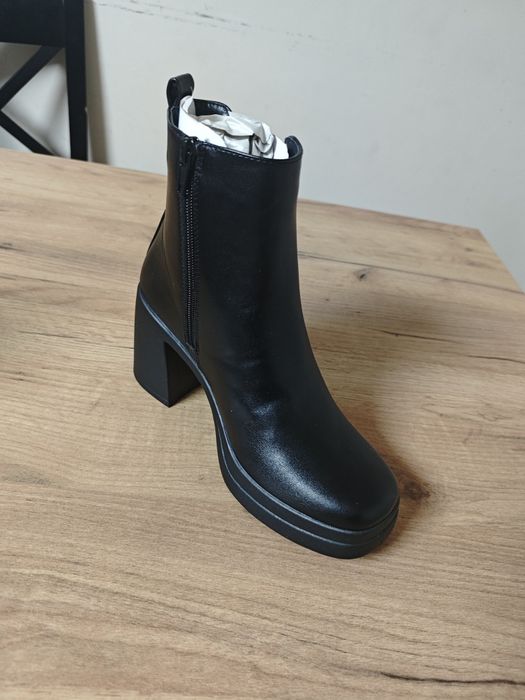 Nowe wysokie, czarne botki, zamek, na obcasie, New Look