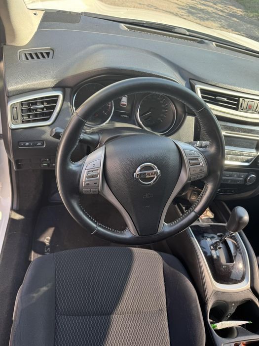 Вашій увазі Ніссан в рідній фарбі.