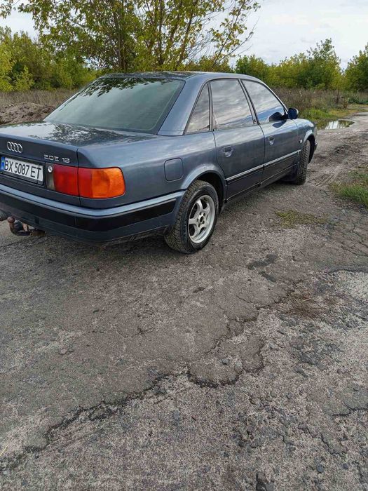 Продам Audi.