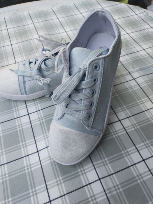 NOWE trampki damskie.