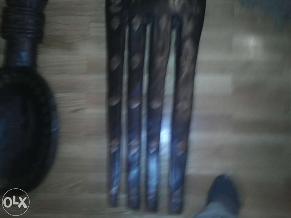 Estátuas / Artefactos antigos de Grandes dimensões em Teca