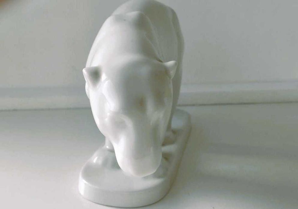 Esplendorosa Escultura de Urso, KPM Berlin, marcada, Blanc de Chine