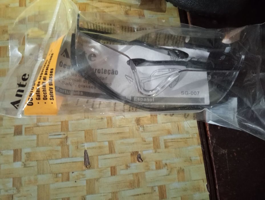 Sapato de biqueira e palmilha d'aço N 43 nova nunca usada