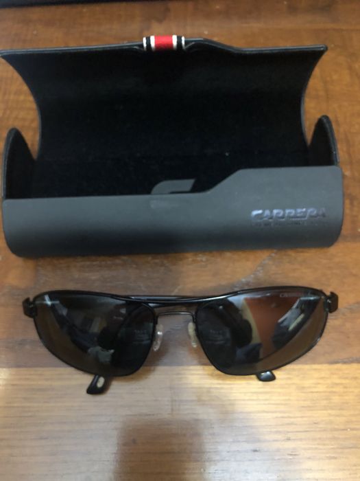Vendo óculos de sol polarisados marca “ CARRERA”