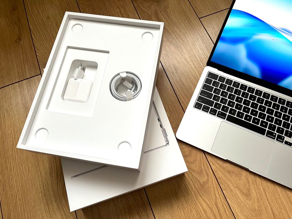 Apple MacBook Air M4 13,6" 16GB/512/Srebrny Idealny! Gwarancja! FV23%