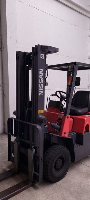 Empilhador Nissan - 1500kg
