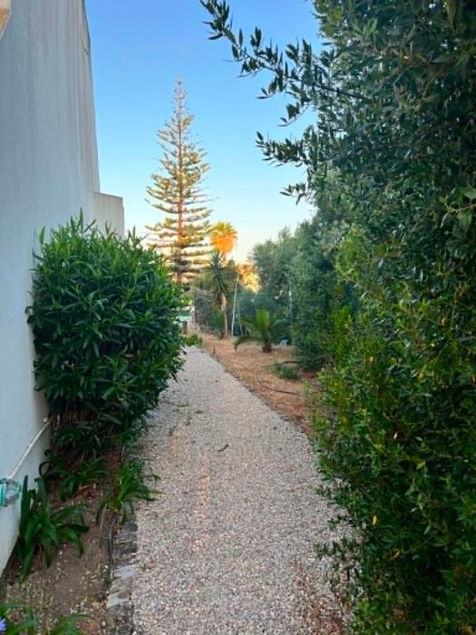 Moradia V2+1 em Vilamoura com Piscina e Estacionamento Privado