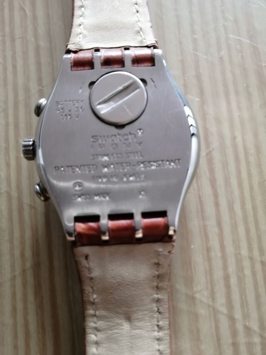 relógio de marca novo