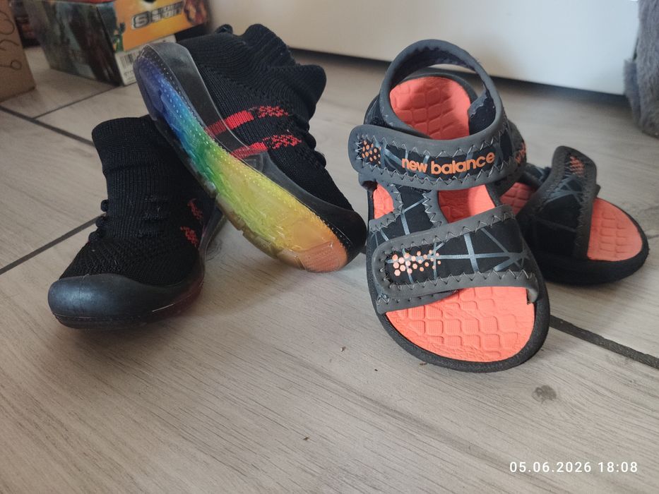 Zestaw butów dla dziecka r22