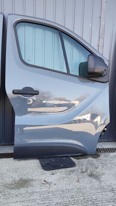 Renault trafic Opel  vivaro 3 4 drzwi boczne odsuwane  przod