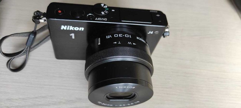 Фотоаппарат Nikon 1 j4 сенсорний + WIFI (+2 оріга батареи)