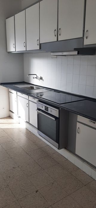 Almada T2 bem localizado.