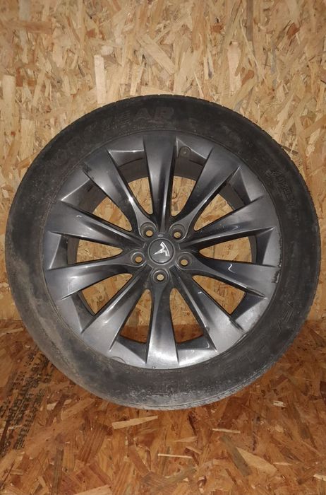 Диск Tesla OEM 1027245-00-C 9,5x20 5x120 ET40 DIA64,1 Б/У