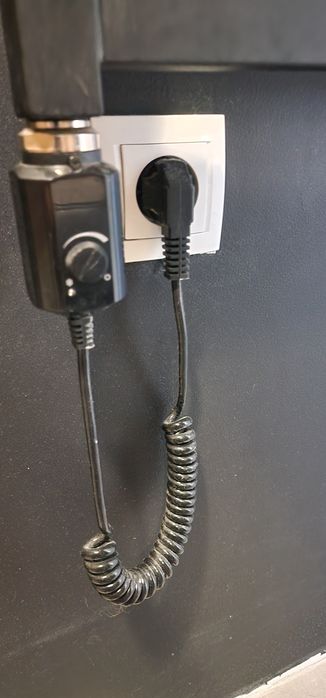 Grzejnik elektryczny z termostatem