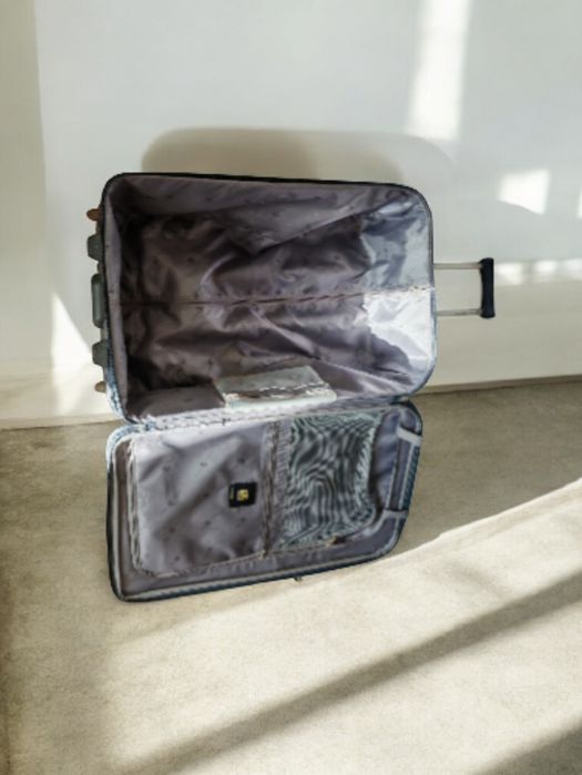 Чемодан б/у 2 шт.
