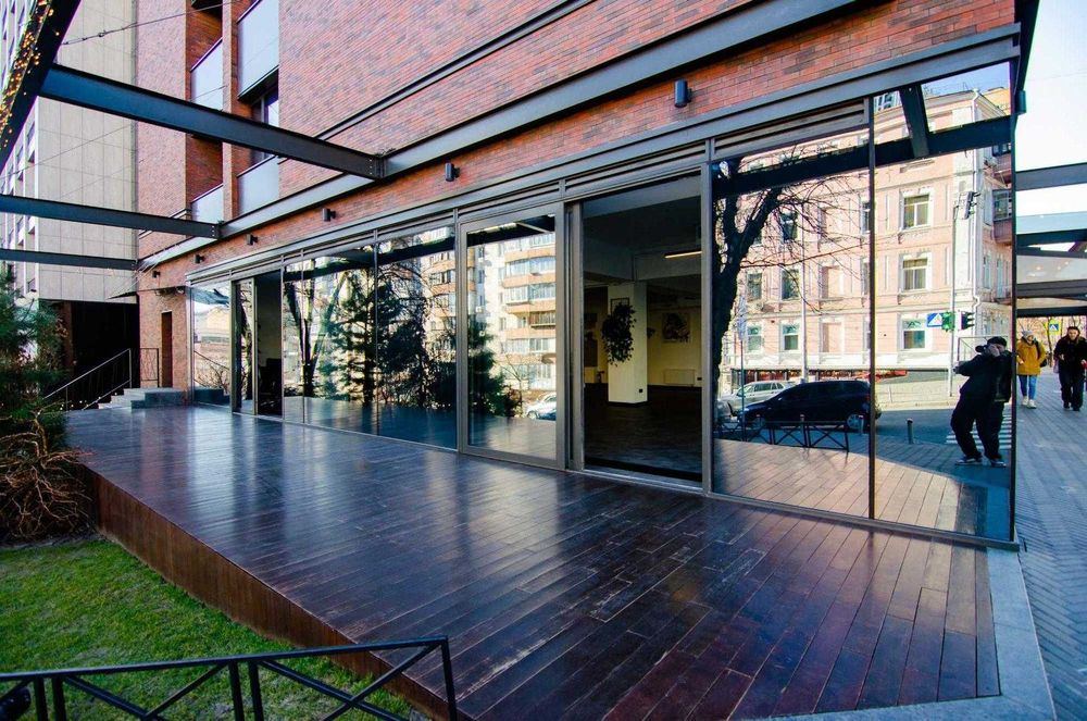 Фасад 235 торгове приміщення Саксаганського Володимирська Олімпійська