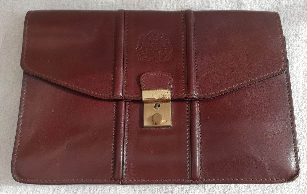 Carteira / Mariqueira Em Pele