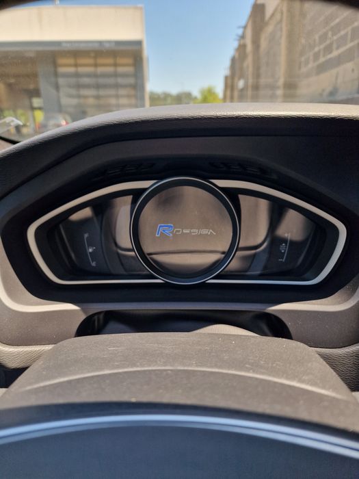 Volvo v40 R design