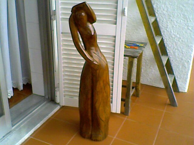 Escultura Bailarina de grande dimensão