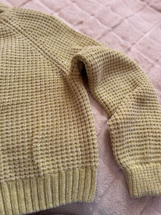 Вʼязана кофтинка