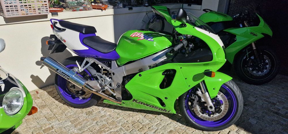 Kawasaki ZX-7R P1 – Restauro Integral Documentado 9.000 km reais