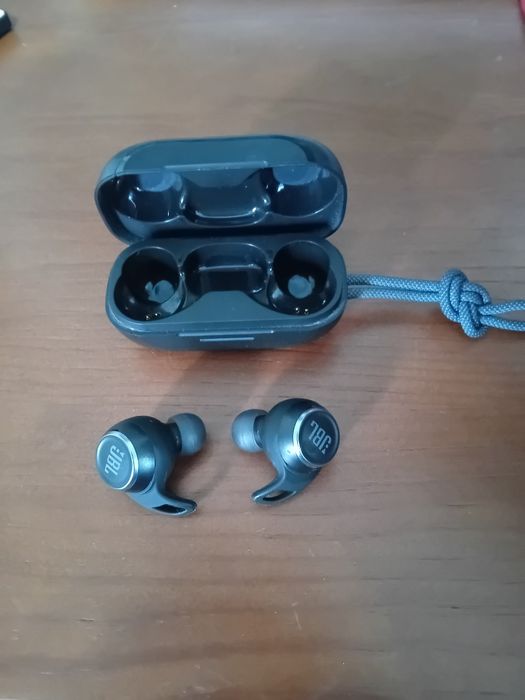 Fones JBL Reflect Aero