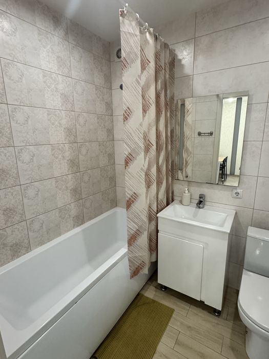 Квартира 2-ка  посуточно  на Мира Метро Индустриальная Новострой