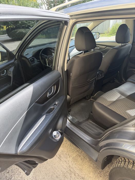 Продам надійний кросовер Nissan Rogue у відмінному стані! Вкладень не потрубує, комплектація відмінна для SV AWD