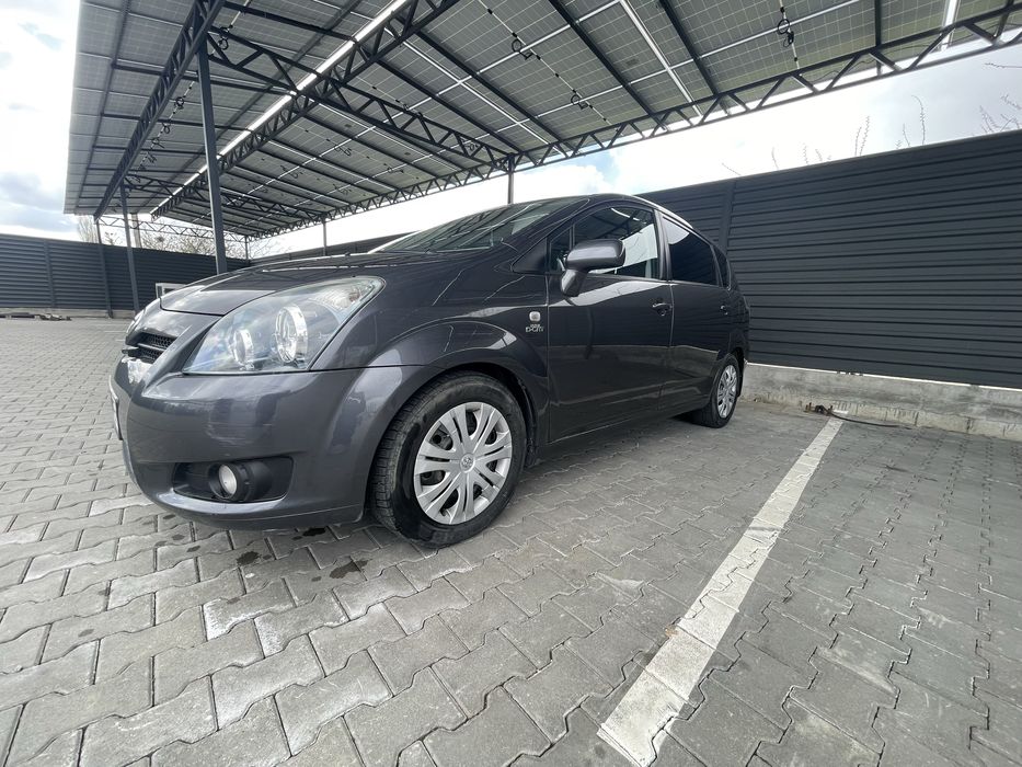 Toyota Corolla Verso 2.2 дизель 6КПП