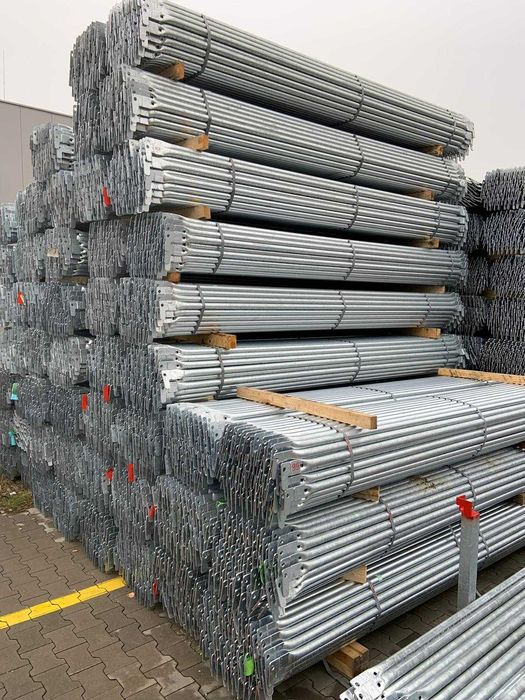 Nowe rusztowanie stalowe, typ Baumann z podestami roboczymi alu-sklejka 3,07 m 10,4 m x 9,21 m = 95 m 2