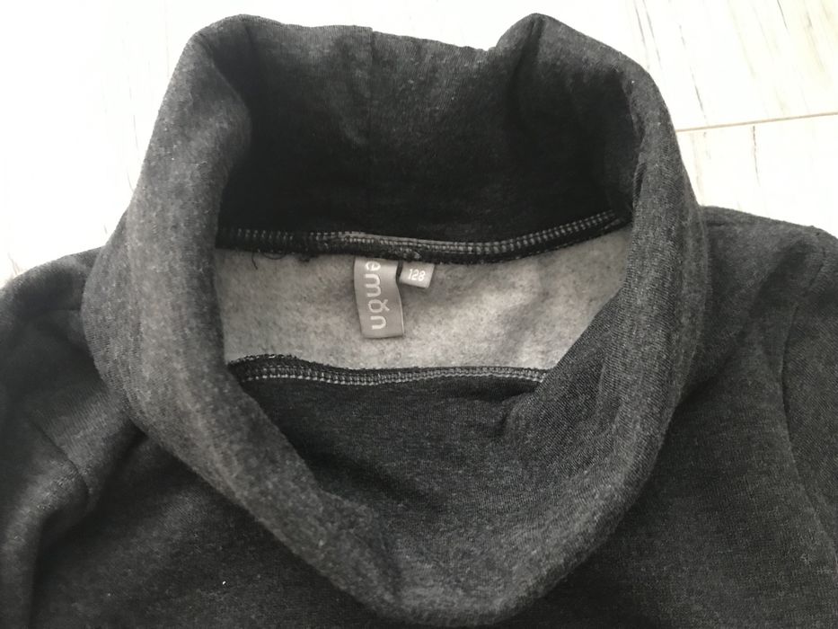 Ciepła bluza chłopięca rozmiar 128 j.nowa