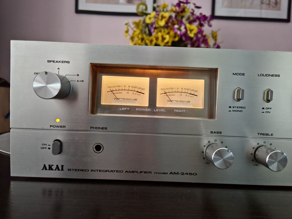 Akai AM-2450 srebrny