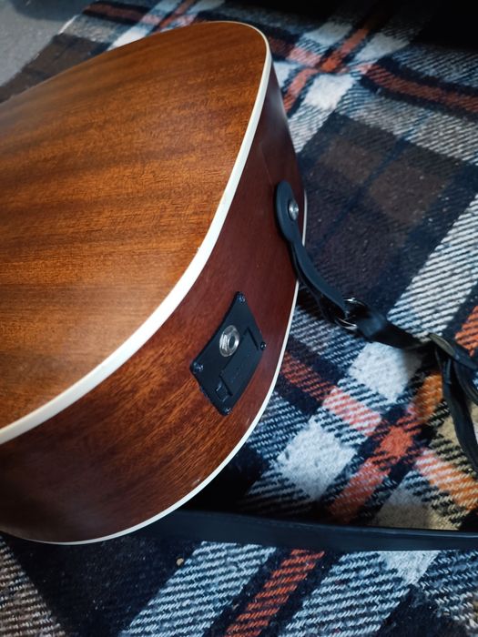 Gitara elektroakustyczna Cort MR600F NS