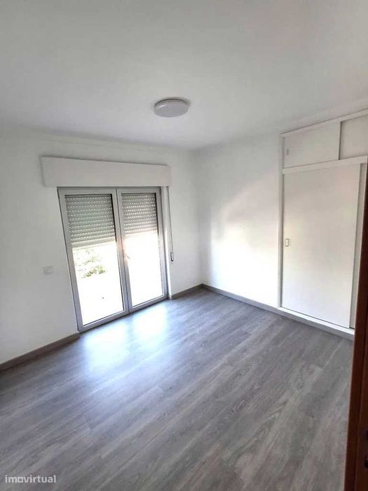 Apartamento t-3 ou 4 assoalhadas