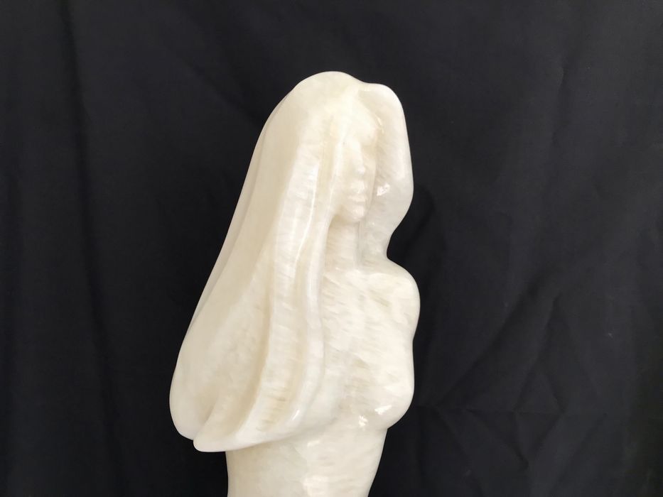 Escultura em pedra onix