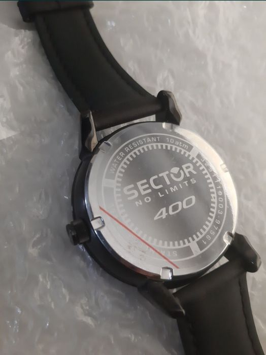 Relógio SECTOR nunca usado.