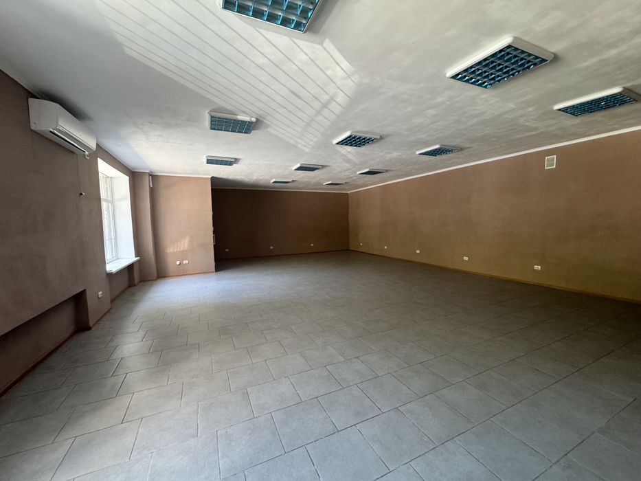 Продаж приміщення пр. Центальний