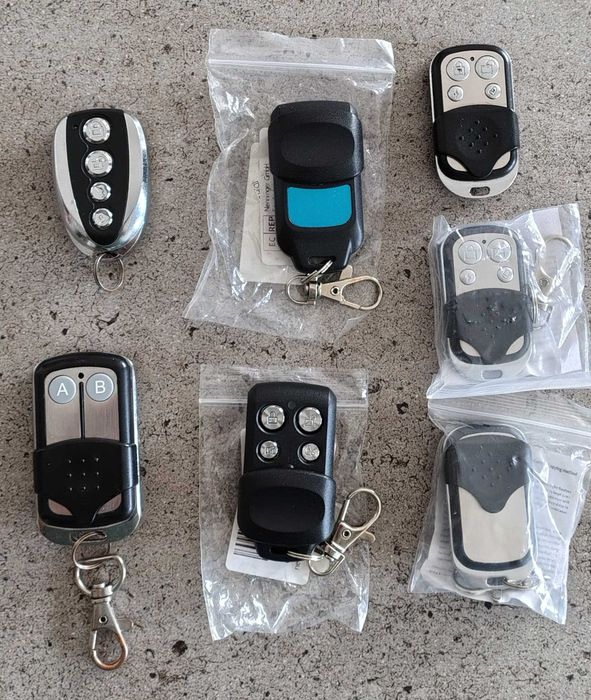 Vários comandos para portões de garagem - 433Mhz, novos e usados - 2€ a 6€