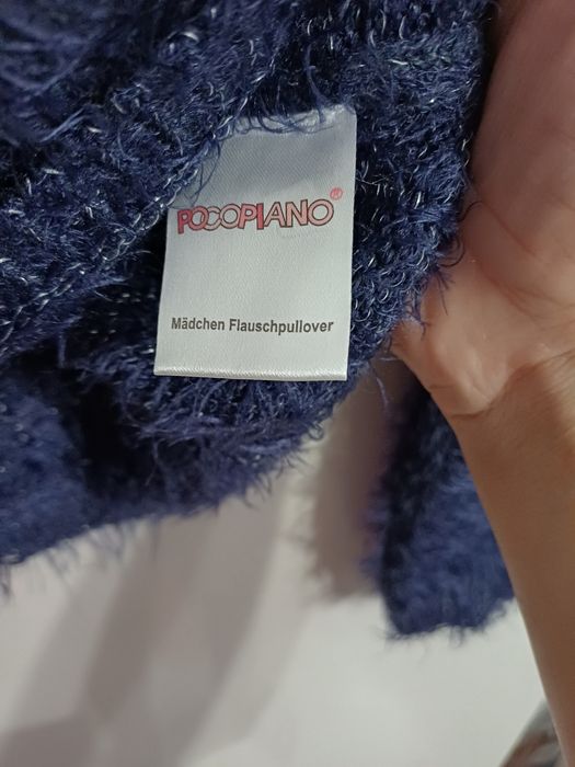 Śliczny sweterek dziewczęcy Pocopiano r.140