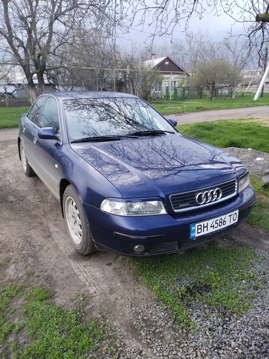 Продам свой автомобиль Ауди А4 б5