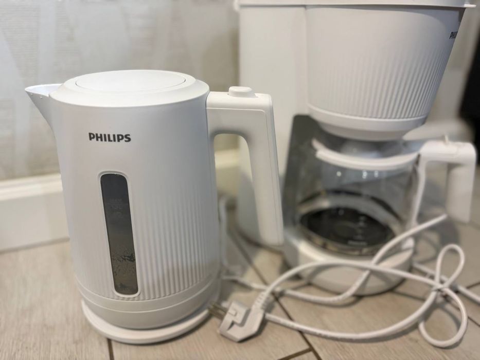 Чайник та крапелтна кавоварка Philips